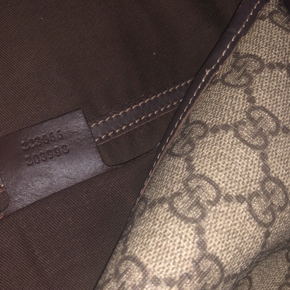 AUTHENTIC GUCCI CROSSBODY BAG - Picture 11 of 14